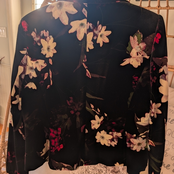 Calvin Klein Women's Floral Blazer - Black and White with Red Accents - Picture 3 of 4